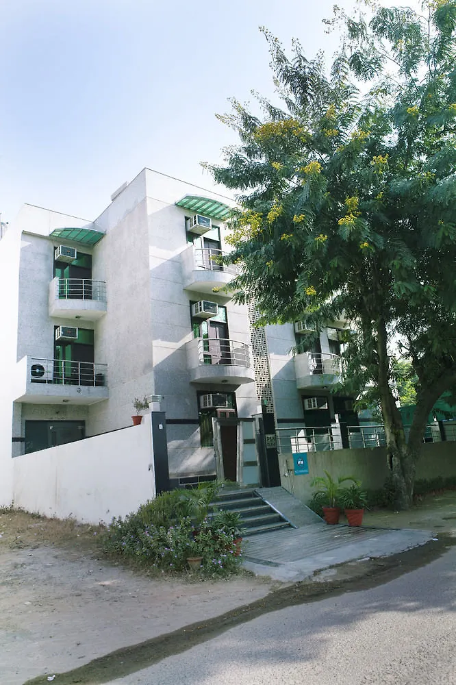 גורגאון Fabhotel Primero מלון