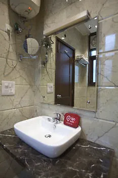 Fabhotel Primero Gurgaon 3*,